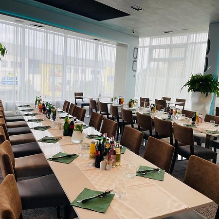 Steelhouse Hotel Trinec Esterno foto