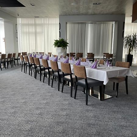 Steelhouse Hotel Trinec Esterno foto