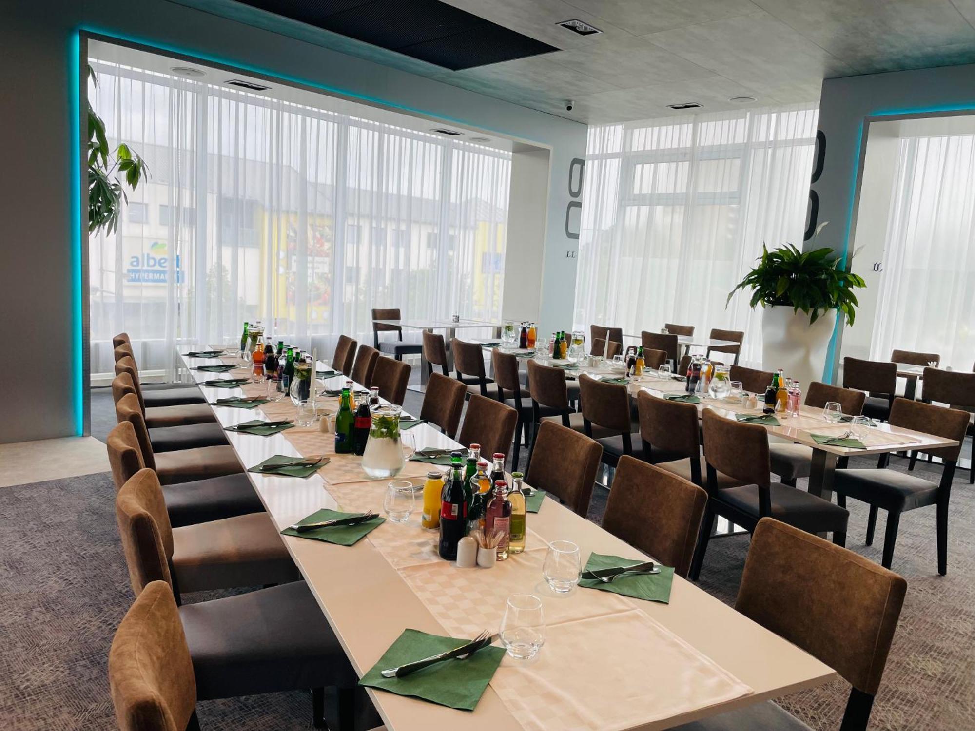 Steelhouse Hotel Trinec Esterno foto