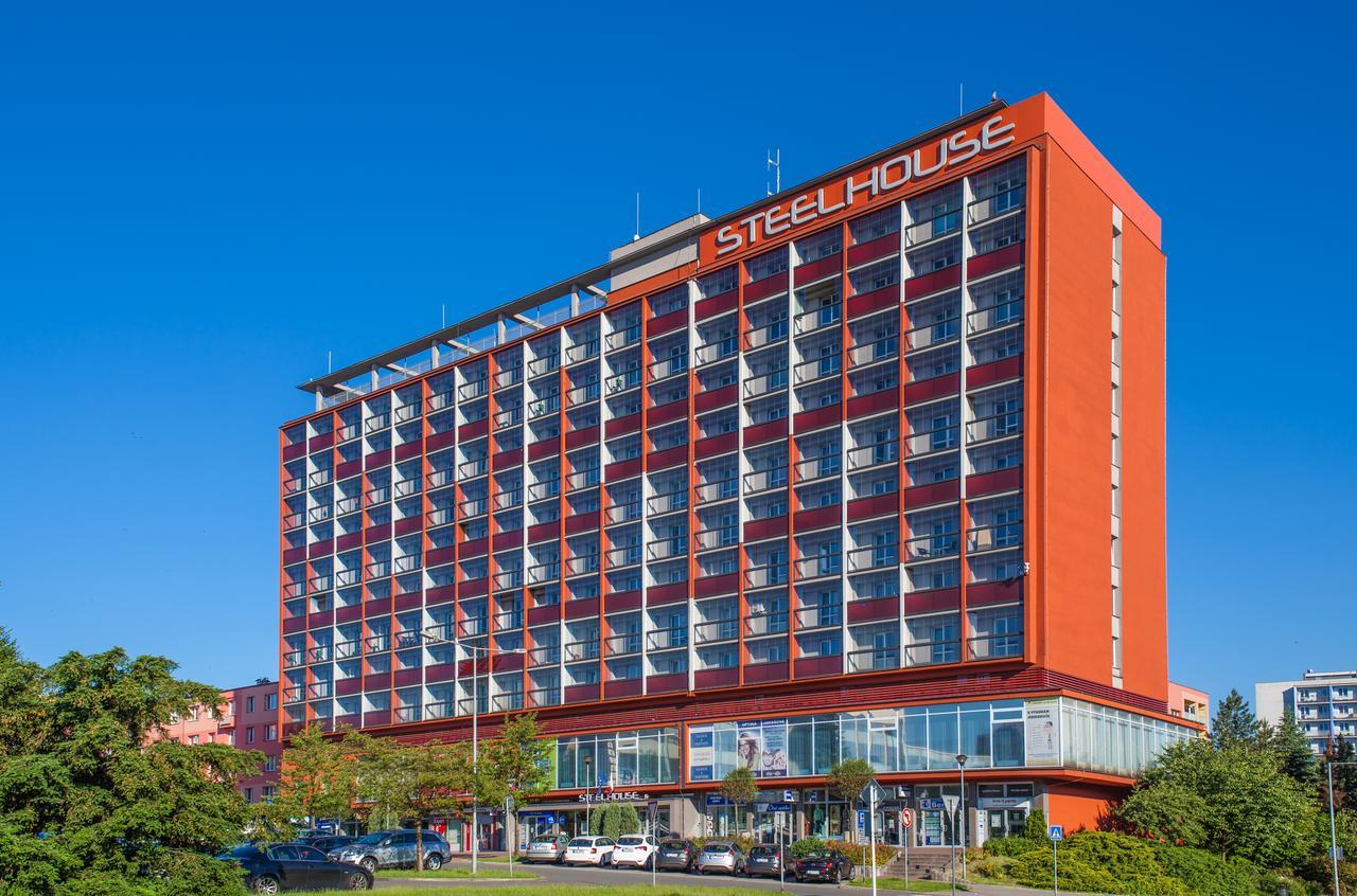 Steelhouse Hotel Trinec Esterno foto