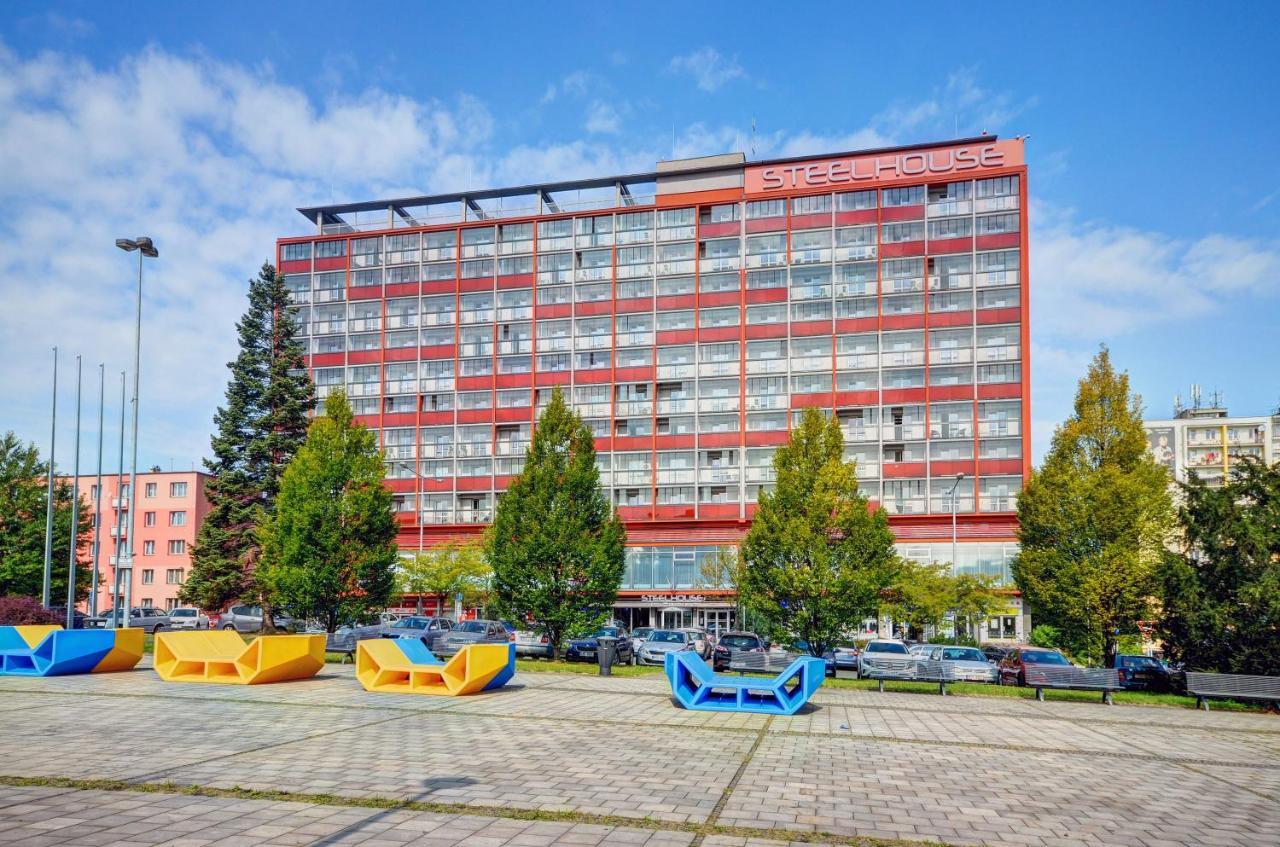 Steelhouse Hotel Trinec Esterno foto